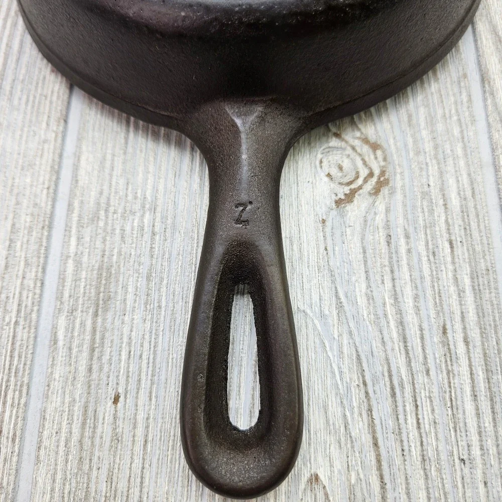 Vintage Unmarked Wagner #3 Cast Iron Skillet‎ 6 1/2 Inch No Spin